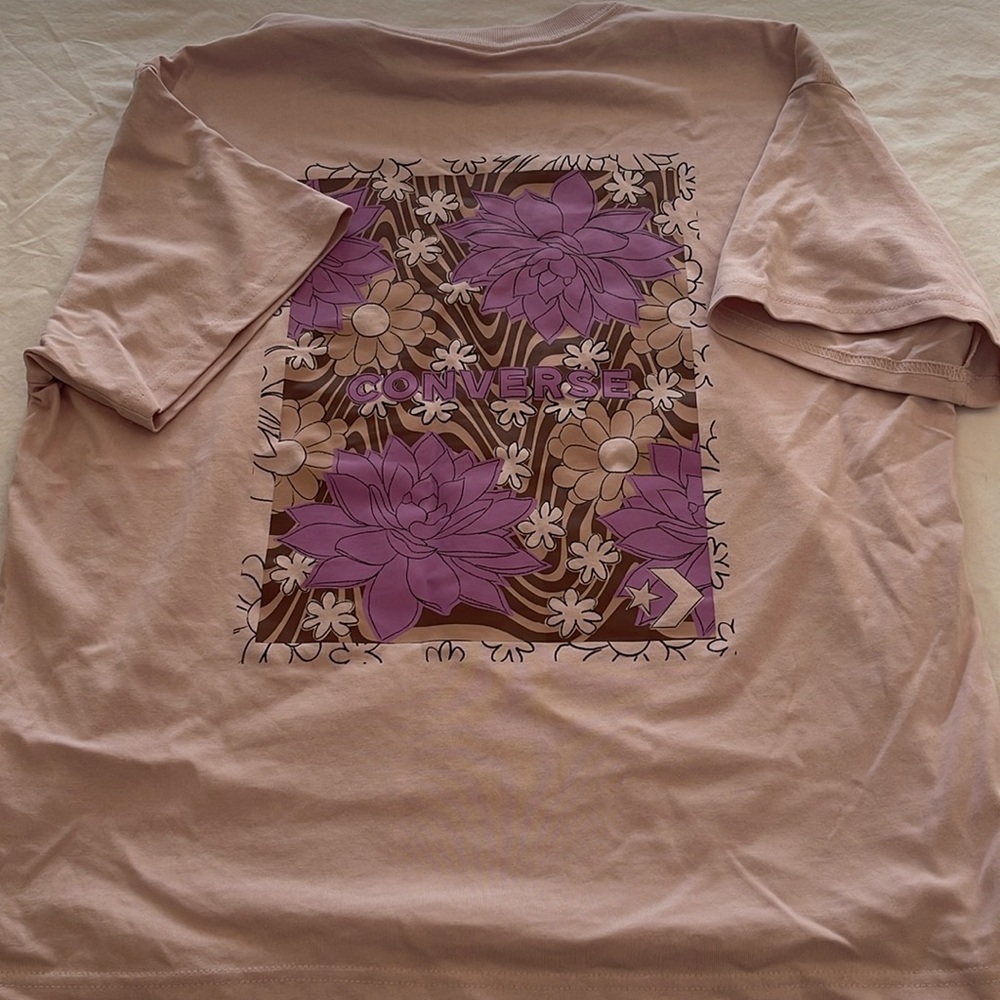 Women’s converse tshirt limited edition size small
